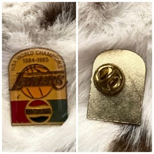 NBA World Champions 1984 1985 Lakers Pepsi Cola  Pin.